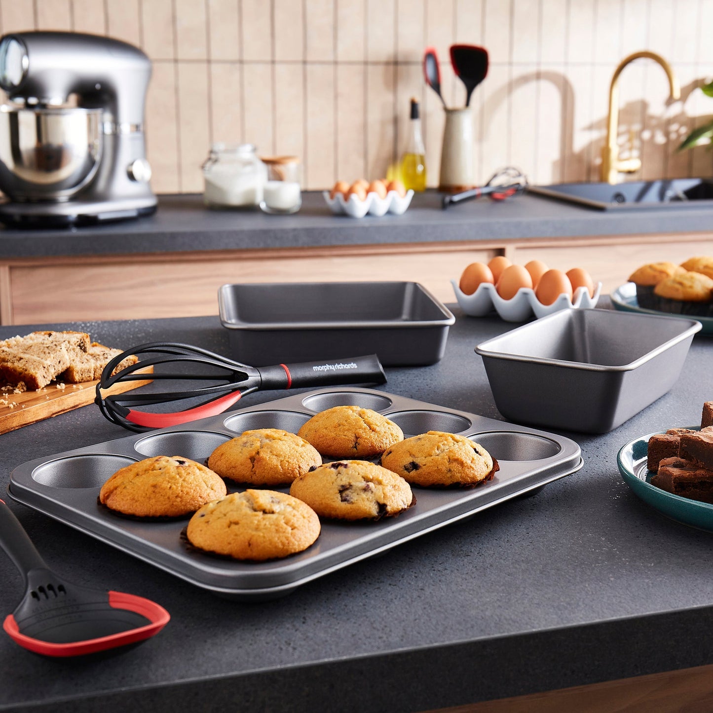 MixStar Compact Stand Mixer & Muffin Tin, Square Cake Tin and 2lb Loaf Tin Set