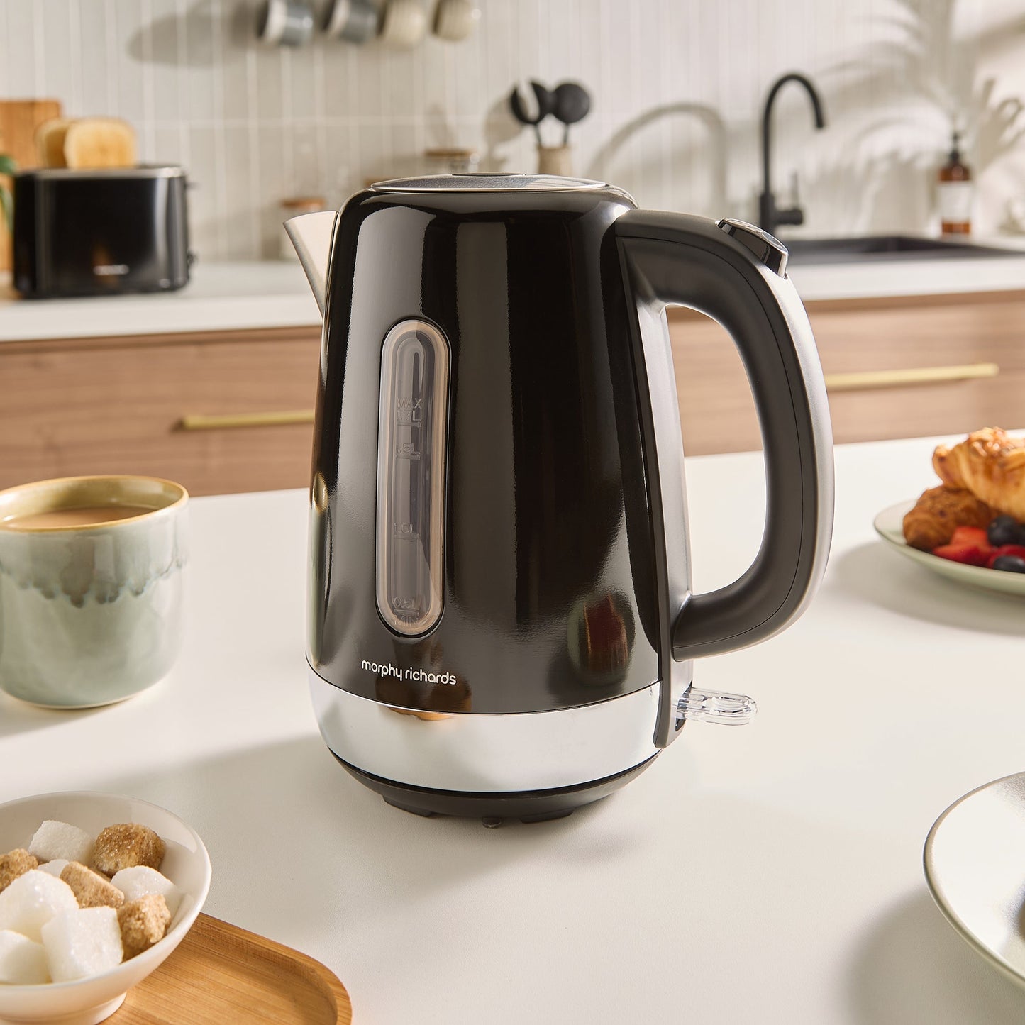 Equip Black Kettle and Toaster Set
